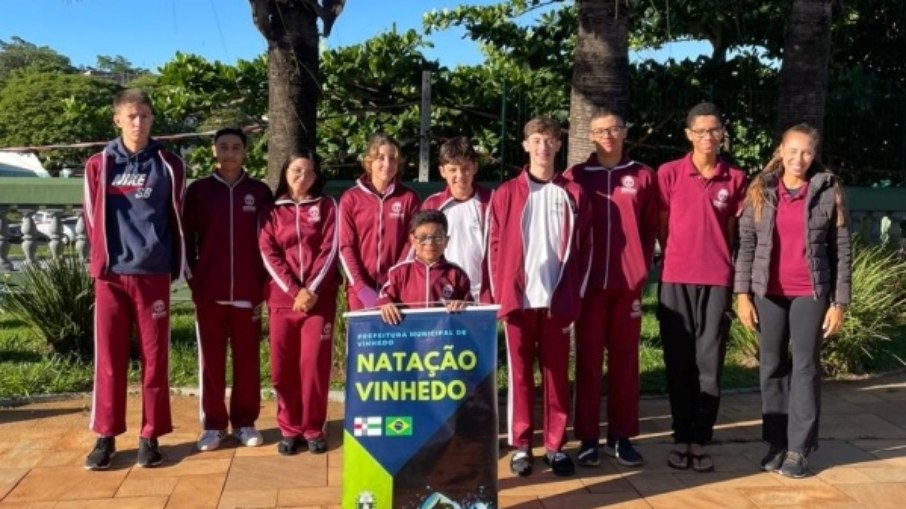 Vinhedo conquista 15 medalhas em etapa regional de natação Vinhedo conquista 15 medalhas em etapa regional de natação