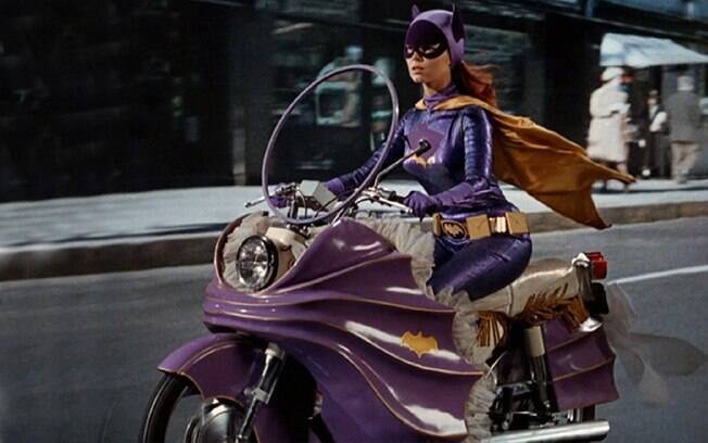 Batgirl também tem sua motocicleta, uma Yamaha YDS5 de 1967