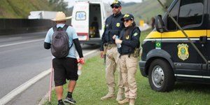 MPF pede mais segurança para romeiros na Dutra, em Aparecida (SP)