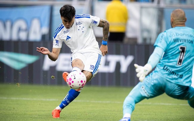 Kaio Jorge marcou três gols e comandou a vitória do Cruzeiro sobre o Grêmio