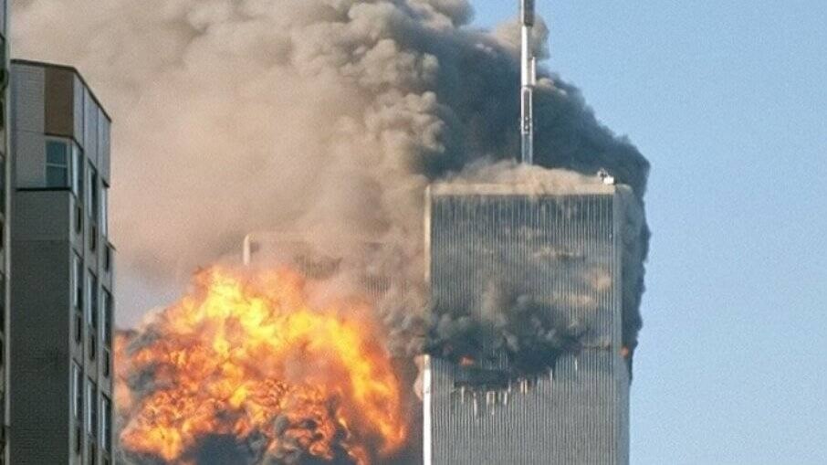 Torres Gêmeas durante o ataque em 11 de setembro de 2001