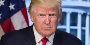 Trump pede calma aos investidores após nova taxa da China