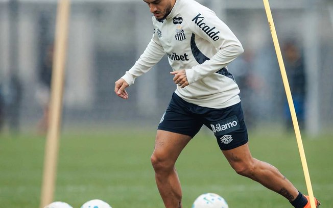 Coutinho está perto de estrear pelo Santos Coutinho está perto de estrear pelo Santos