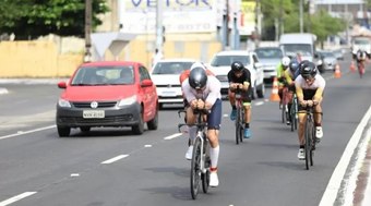 Maratonista%20%C3%A9%20atropelada%20durante%20evento%20de%20Ironman%20em%20Aracaju%20(SE)