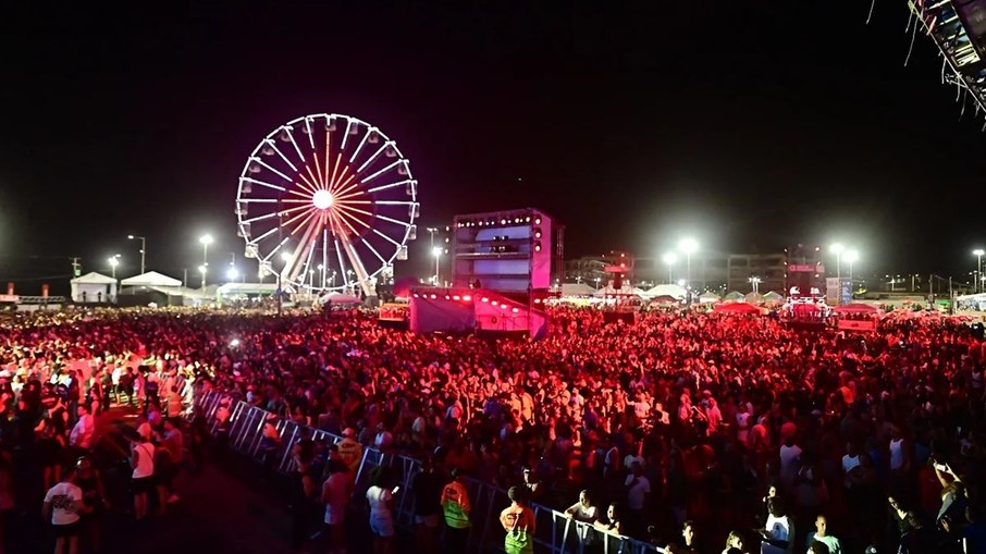 Festival Virada Salvador, que acontece na orla da Boca do Rio
