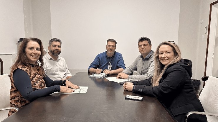 Santa Casa recebe visita de vereador e terá reforma com emenda