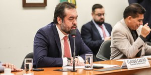 Rio vai emendar o feriado de novembro? Castro publica decisão