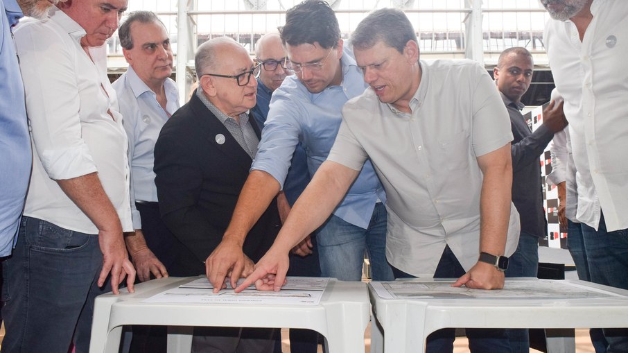 O Governador Tarcísio de Freitas afirmou que o Trem Intercidades vai oferecer conforto e descomprimir o intenso movimento do sistema Anhanguera-Bandeirantes