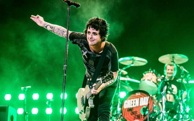Os quase cinquentões membros do Green Day agitaram o público pelas capitais que passaram