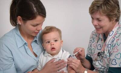 Israel pretende vacinar bebês e crianças pequenas em abril, diz jornal