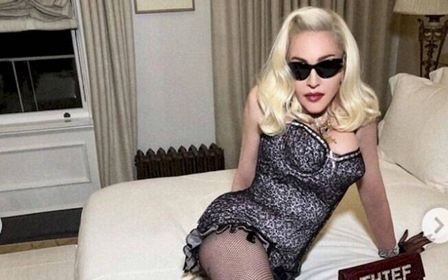 Madonna posa de lingerie no Instagram e fãs elogiam
