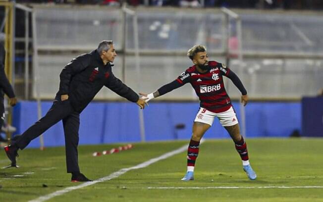 Paulo Sousa vê intensidade baixa do Flamengo, apesar da vitória no Chile, e explica substituições