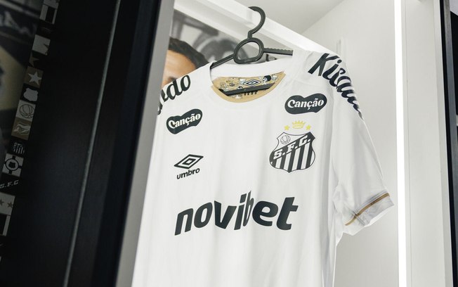 Santos cede espaços no uniforme para empresa de Neymar negociar patrocínios 