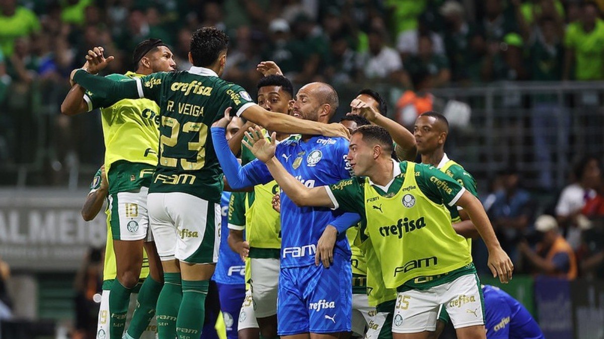 Palmeiras vence o Santos e é tricampeão do Paulistão