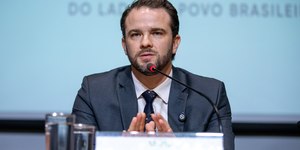 Governo quer reduzir impostos para conter preços dos combustíveis