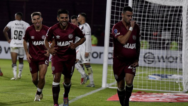 Fernando Diniz estreia, mas Vasco é derrotado pelo Lanús na Sula