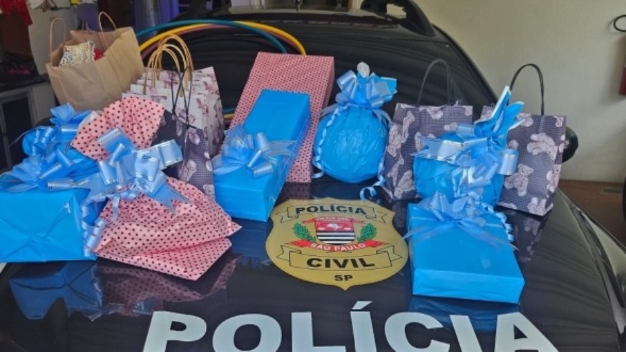 Polícia Civil leva brinquedos, doces, bolo, brigadeiros e salgadinhos a menores vítimas de violência e maus-tratos