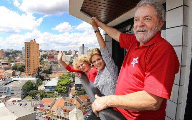 Ação da Operação Lava Jato investiga se apartamento vizinho ao de Lula foi utilizado como pagamento de propina 