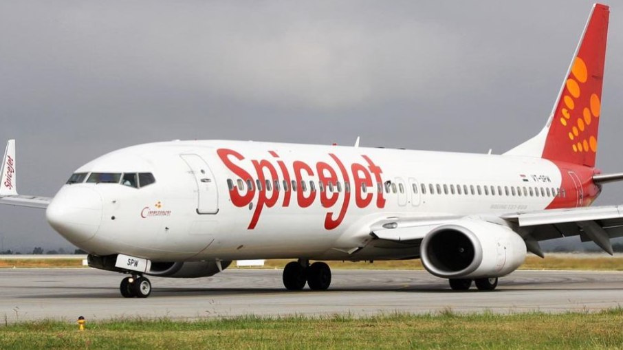 Avião pousa sem bagagens e revolta passageiros Avião pousa sem bagagens e revolta passageiros