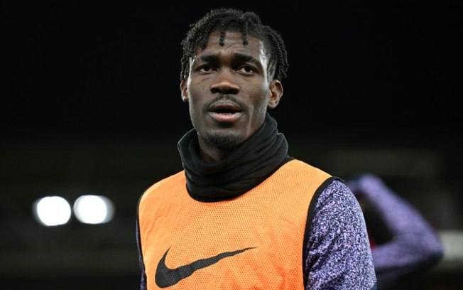 Yves Bissouma foi suspenso pelo Tottenham para o jogo de segunda-feira da Premier League contra o Leicester