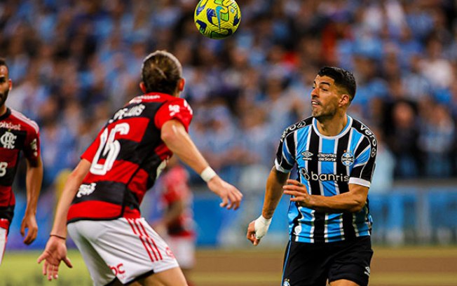 Fla supera erros do Grêmio e tem vantagem no confronto