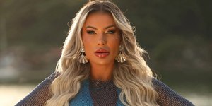 Andressa Urach desce o pau em Sonia Abrão