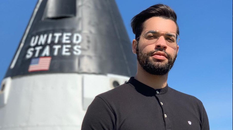 Elliot Briant é engenheiro de software e cientista de dados Elliot Briant é engenheiro de software e cientista de dados
