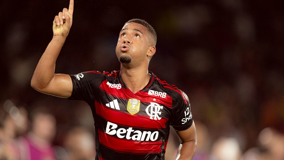 Samuel Lino abriu o placar para o Flamengo contra o Ceará Samuel Lino abriu o placar para o Flamengo contra o Ceará