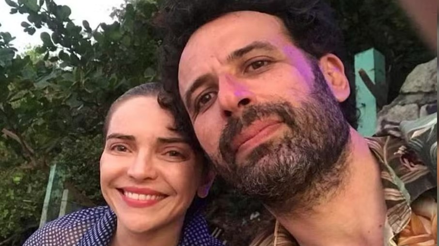 César Ferrario faz homenagem a Titina Medeiros sete meses após sua morte César Ferrario faz homenagem a Titina Medeiros sete meses após sua morte
