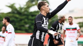 Botafogo sinaliza intenção de utilizar joia da base no Carioca