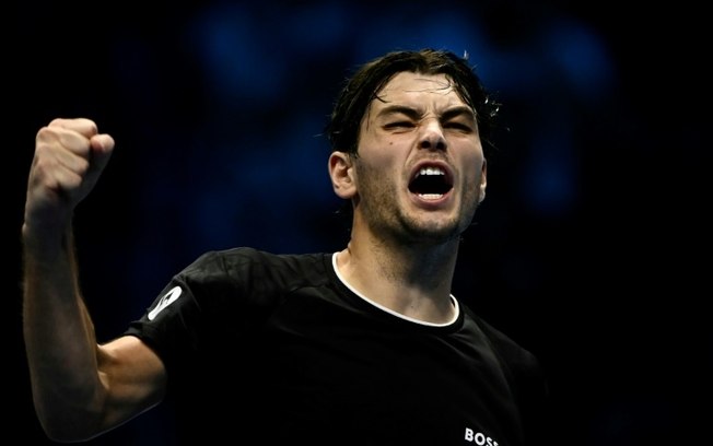 Taylor Fritz comemora vitória sobre australiano Alex de Minaur na fase de grupos do ATP Finals