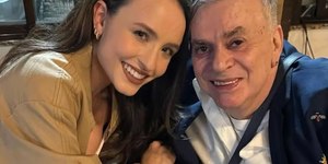 Larissa Manoela dá presente de quase R$ 10 mil a Walcyr Carrasco