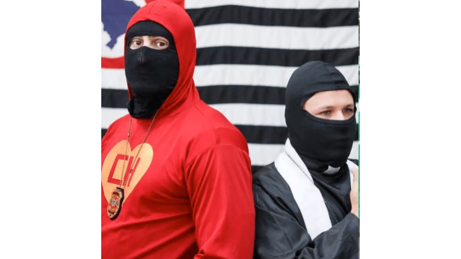 agentes da polícia fantasiados prenderam suspeitos nos blocos de rua de SP