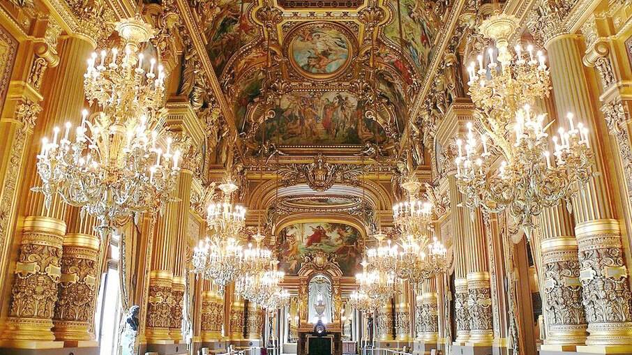 O Palais Garnier foi construídoe ntre os anos de 1861 e 1875.