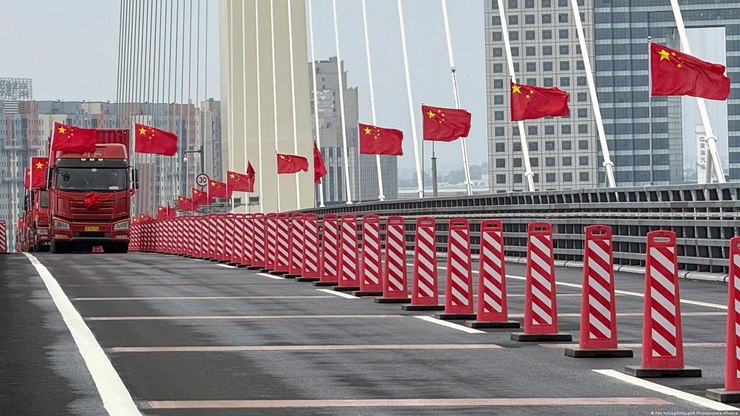 Um mês após inaugurar ponte com a Rússia, Coreia do Norte abre nova ligação terrestre com a China