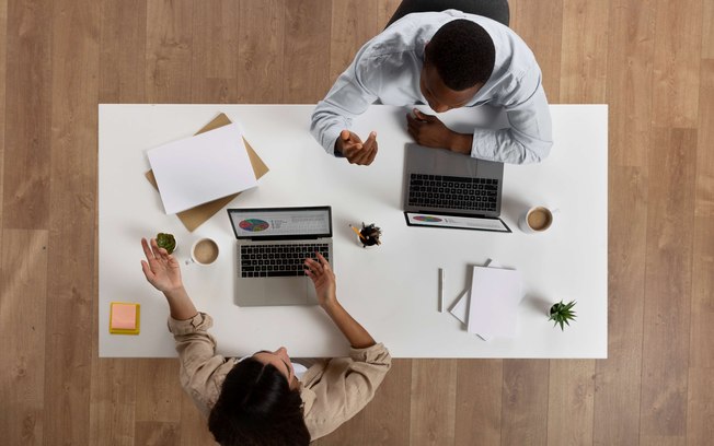 Flexibilidade e tecnologia renovam escritórios modernos