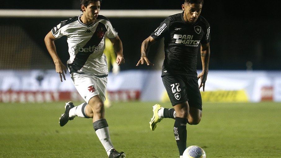 Botafogo e Vasco se enfrentam nesta terça-feira, no Nilton Santos