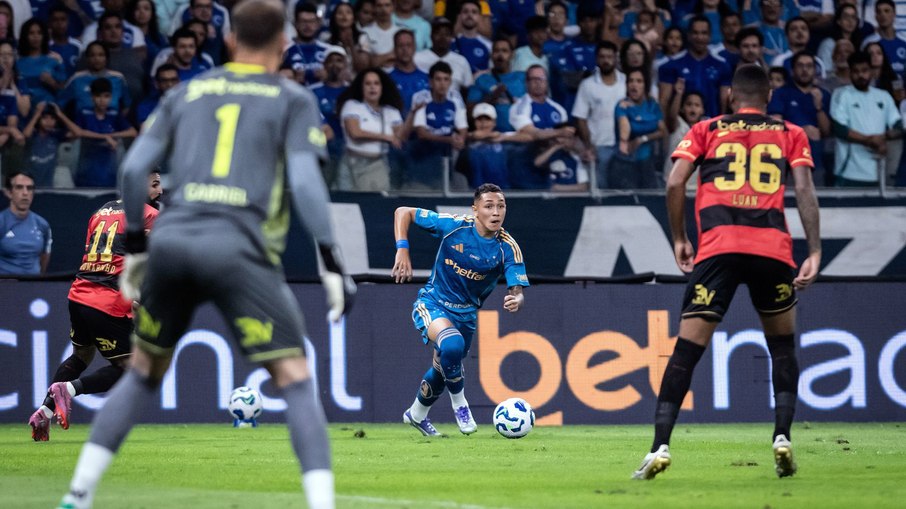 Cruzeiro e Sport empatam em jogo disputado Cruzeiro e Sport empatam em jogo disputado