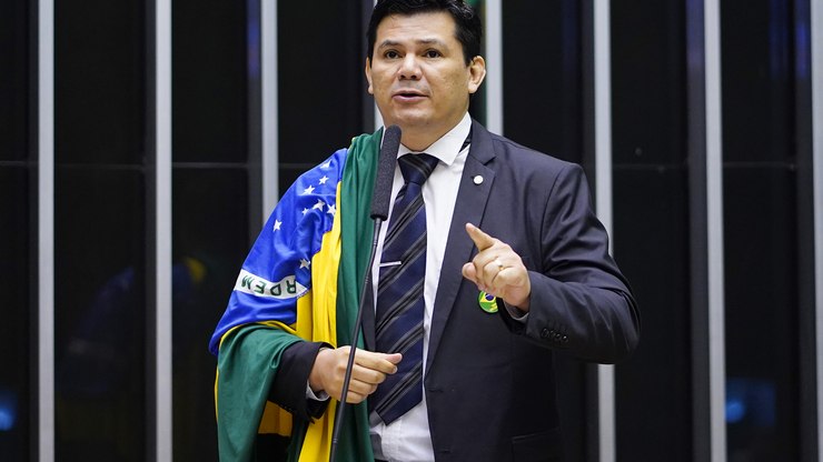 Mesa da Câmara pede suspensão do mandato de Gilvan da Federal