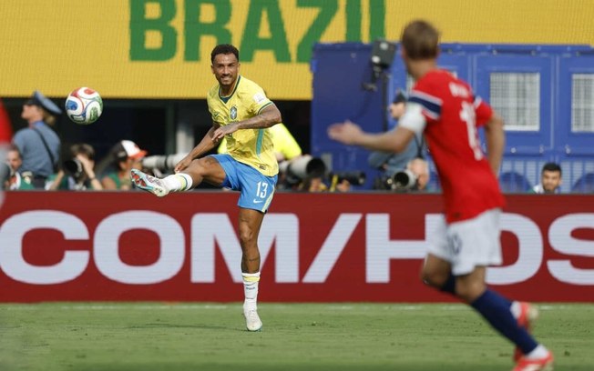 Danilo foi convidado pela CBF para trabalhar com o técnico Carlo Ancelotti