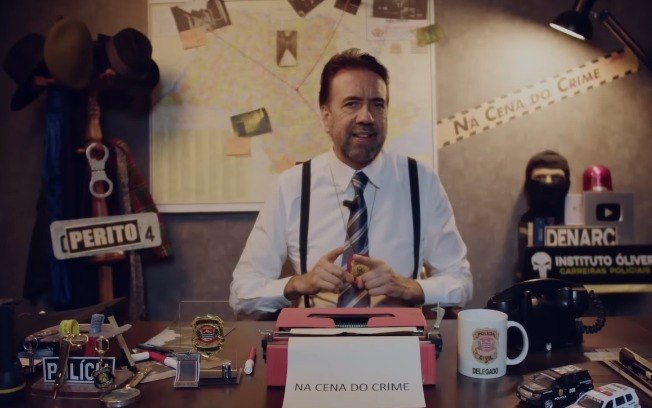 Jorge Lordello durante episódio do podcast Na Cena do Crime