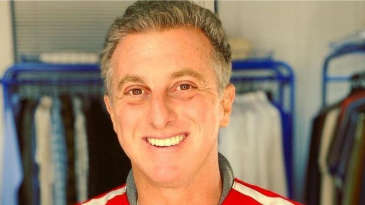 Luciano%20Huck%20elogia%20jovens%20que%20protegeram%20loja%20aberta%20%C3%A0%20noite