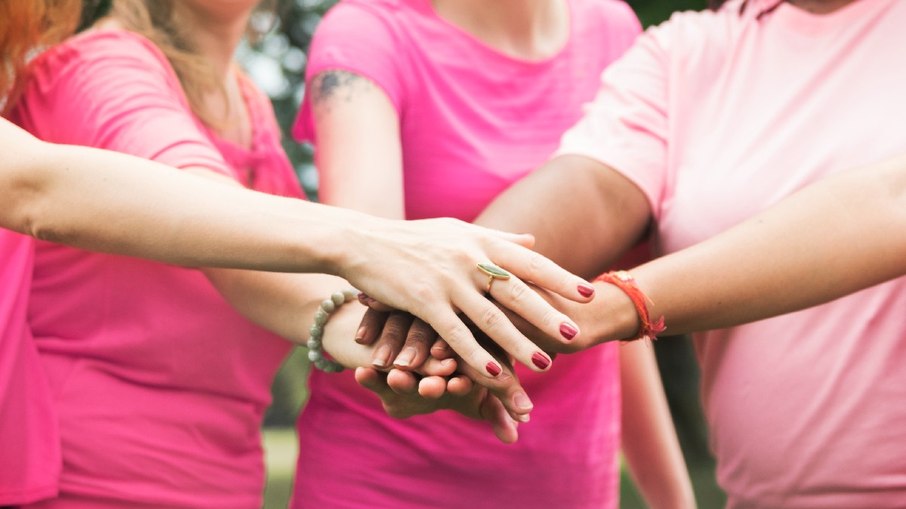 Ter uma boa rede de apoio é importante para mulheres que estão passando pelo tratamento do câncer de mama