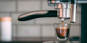 Máquina Nespresso precisa ser descalcificada; entenda o que é