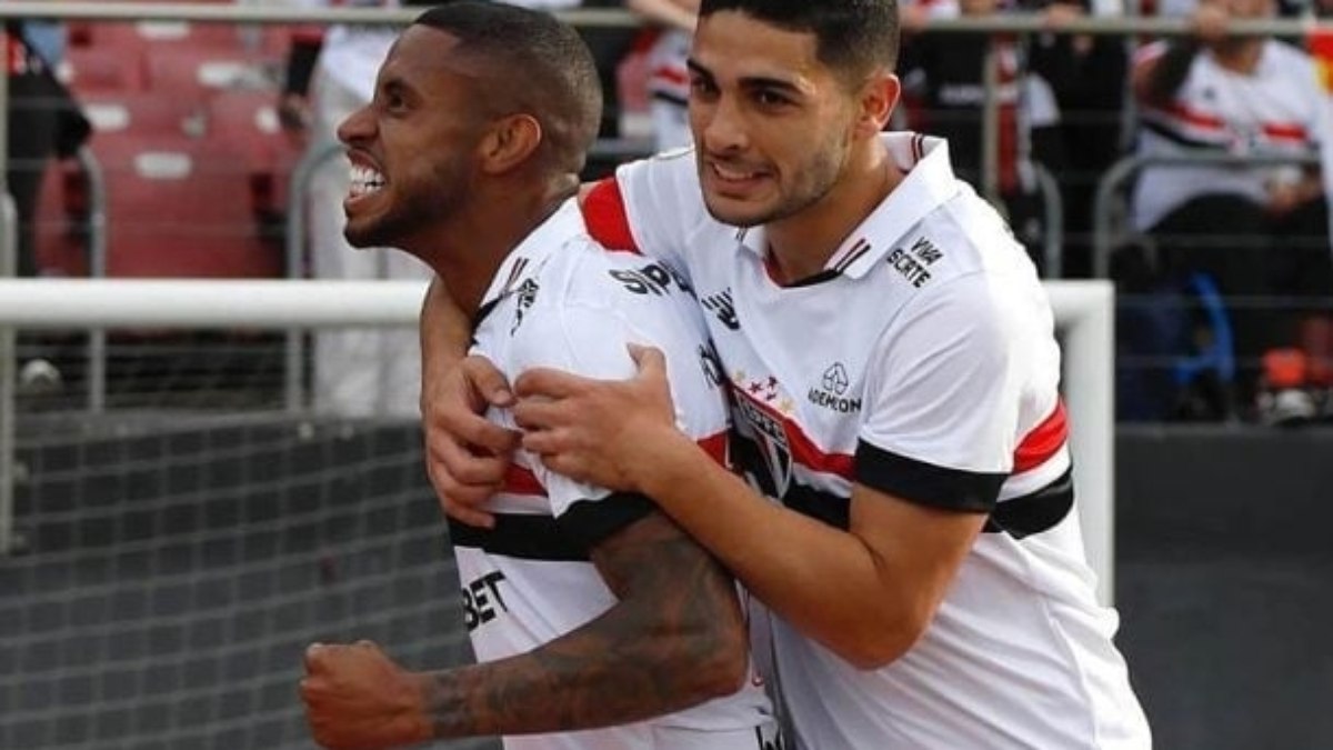 Com reservas, São Paulo vence Atlético-GO no MorumBIS