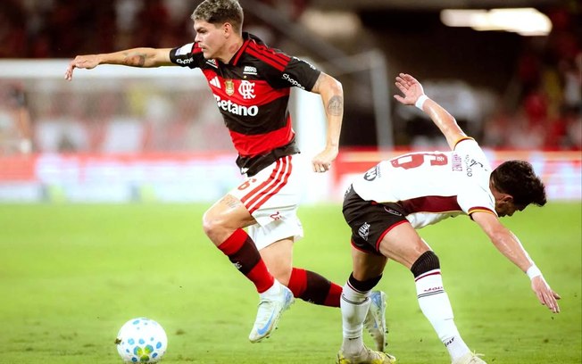 Ayrton Lucas supera desconfiança para recuperar a boa fase no Flamengo