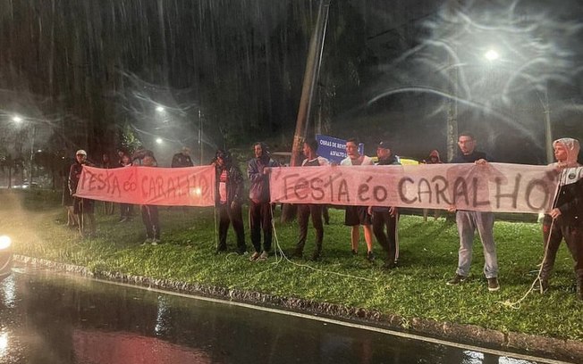 Festa de Gabigol é marcada por protestos de torcida do Flamengo