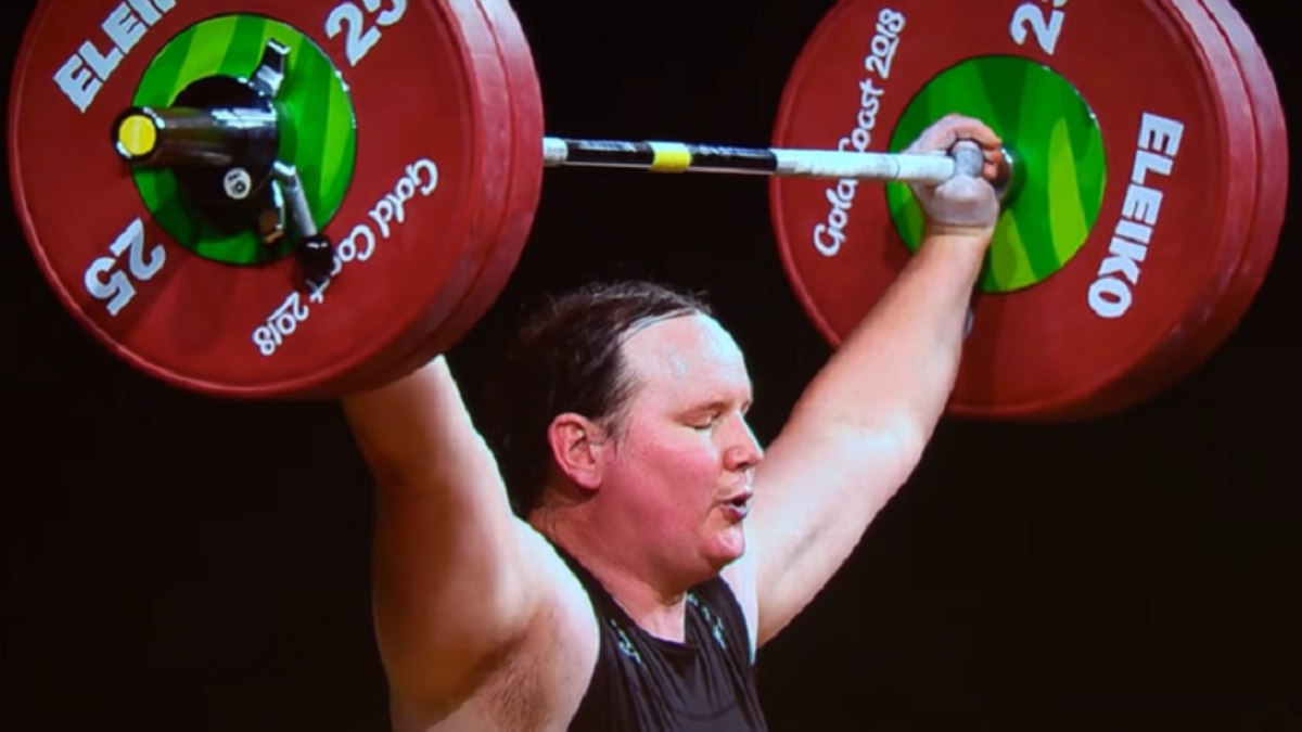 A neozelandesa Laurel Hubbard foi a primeira atleta trans a competir nos Jogos Olímpicos