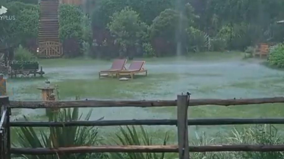 Chuvas fortes atingiram a sede de A Fazenda 14 