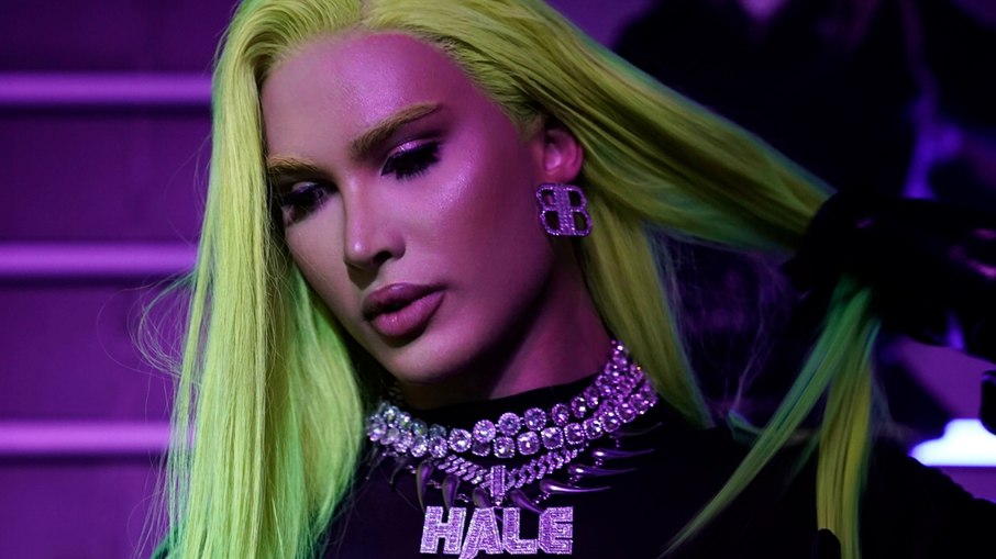Halessia é uma famosa influenciadora e drag queen